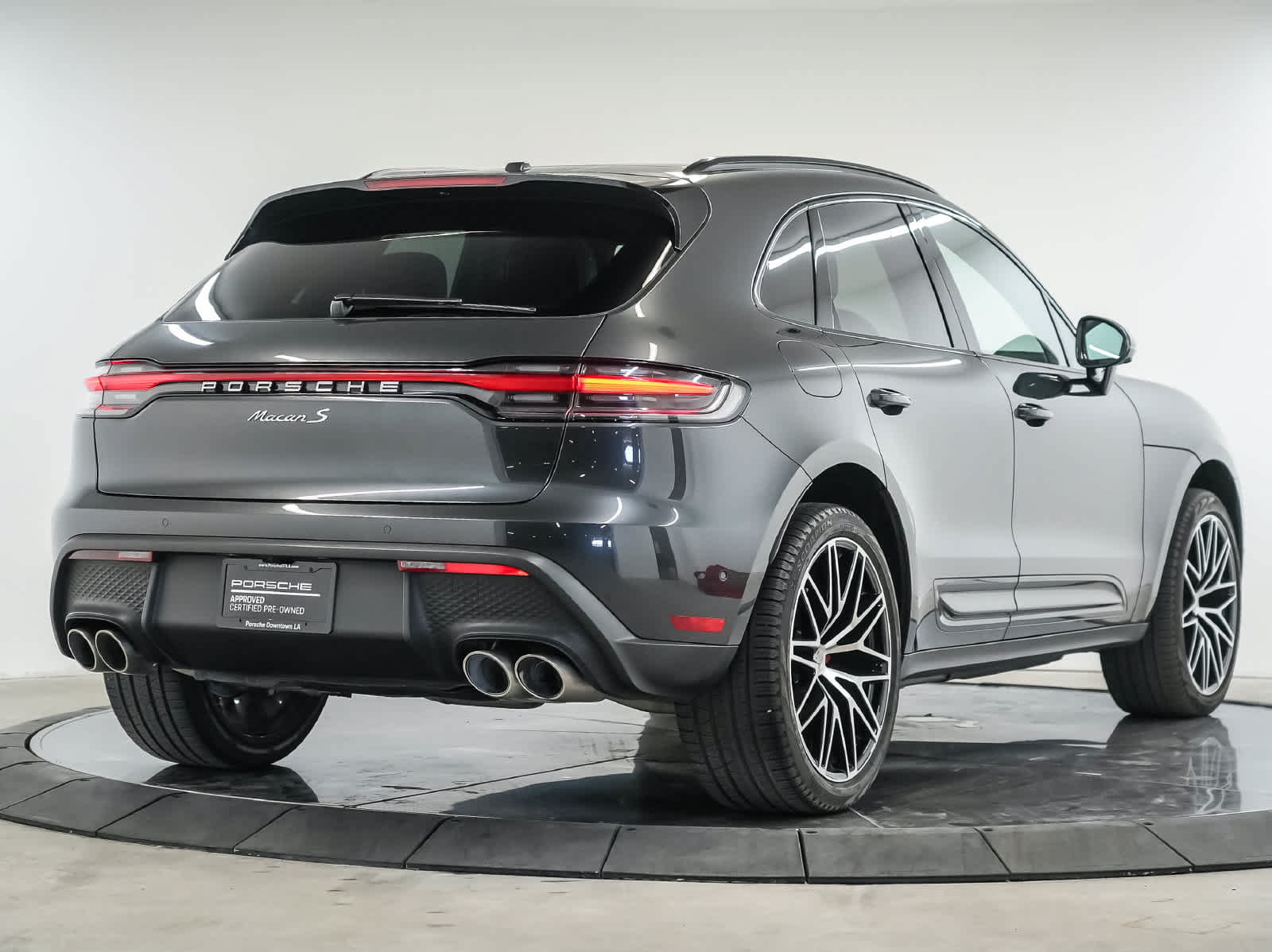 Used 2023 Porsche Macan S AWD/4WD image 6