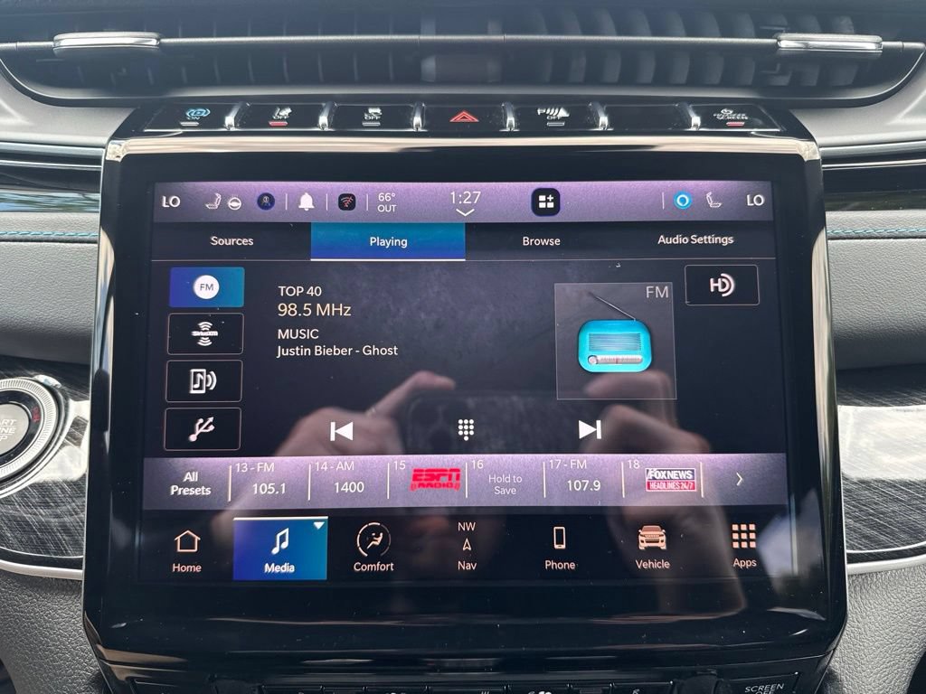 Used 2023 Jeep Grand Cherokee Trailhawk w/ Luxury Tech Group III AWD/4WD image 37