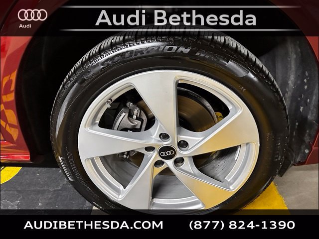 Certified 2025 Audi Q5 Premium Plus w/ Premium Plus AWD/4WD image 9