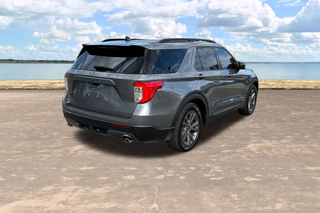 Used 2021 Ford Explorer XLT w/ Equipment Group 202A image 11