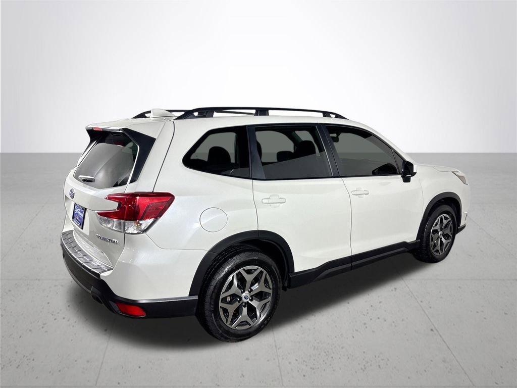 Used 2022 Subaru Forester Premium image 6