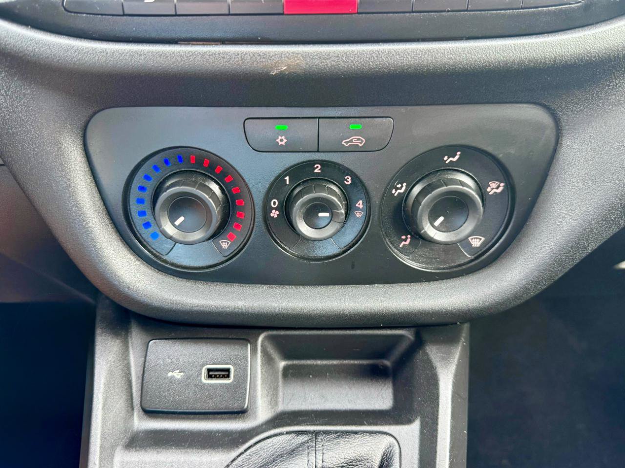 Used 2022 RAM ProMaster City Tradesman FWD image 21