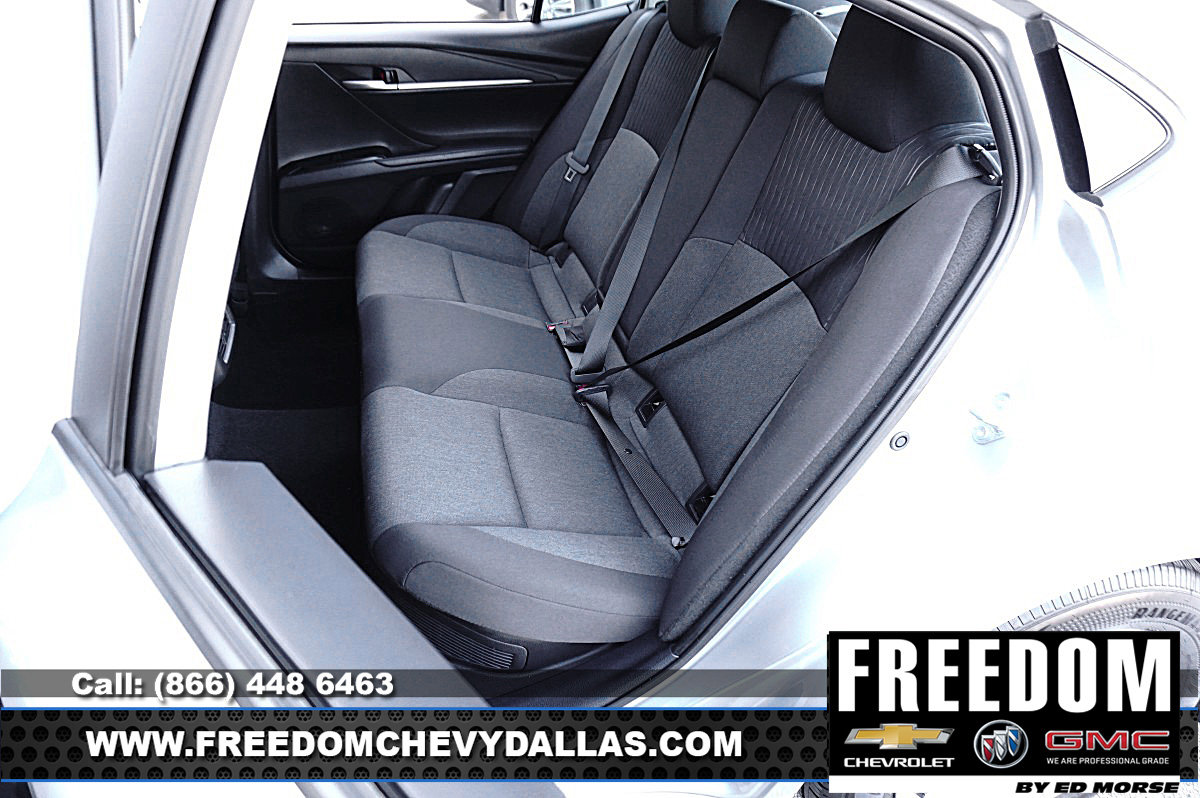 Used 2025 Toyota Camry LE image 10