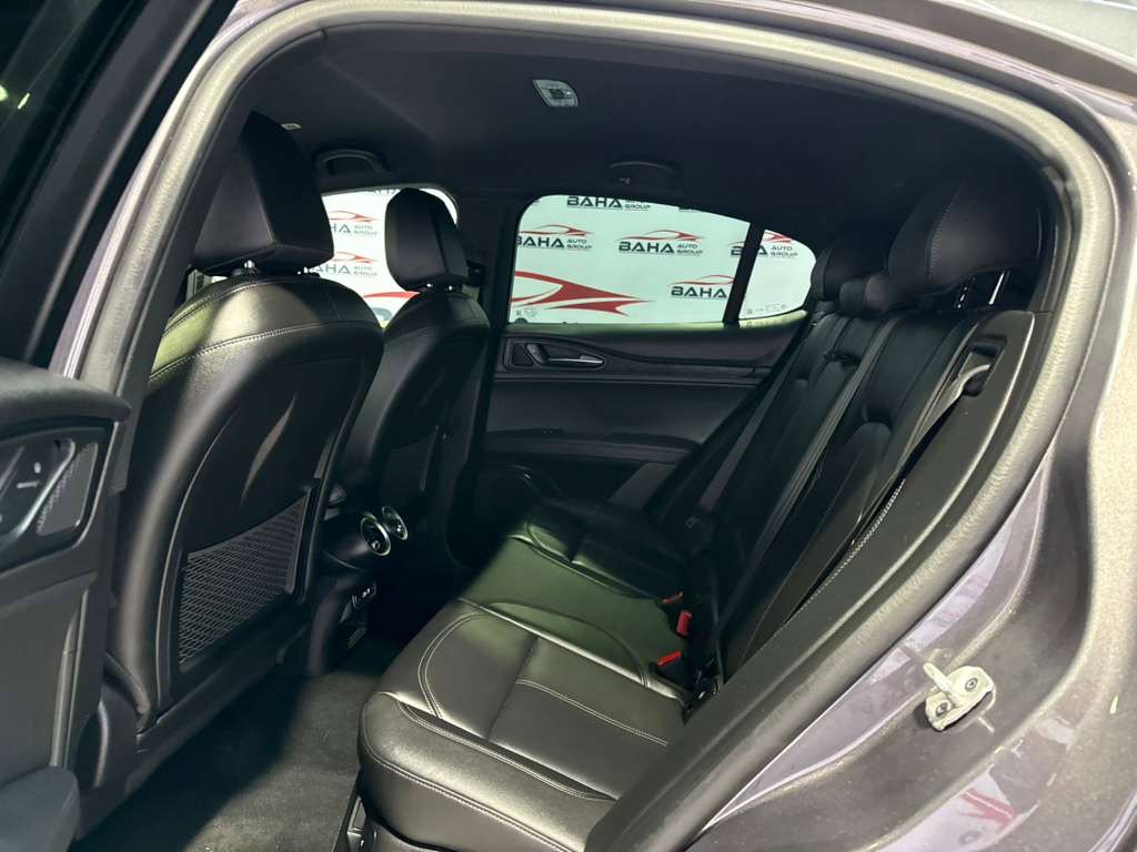 Used 2024 Alfa Romeo Stelvio Sprint RWD image 38