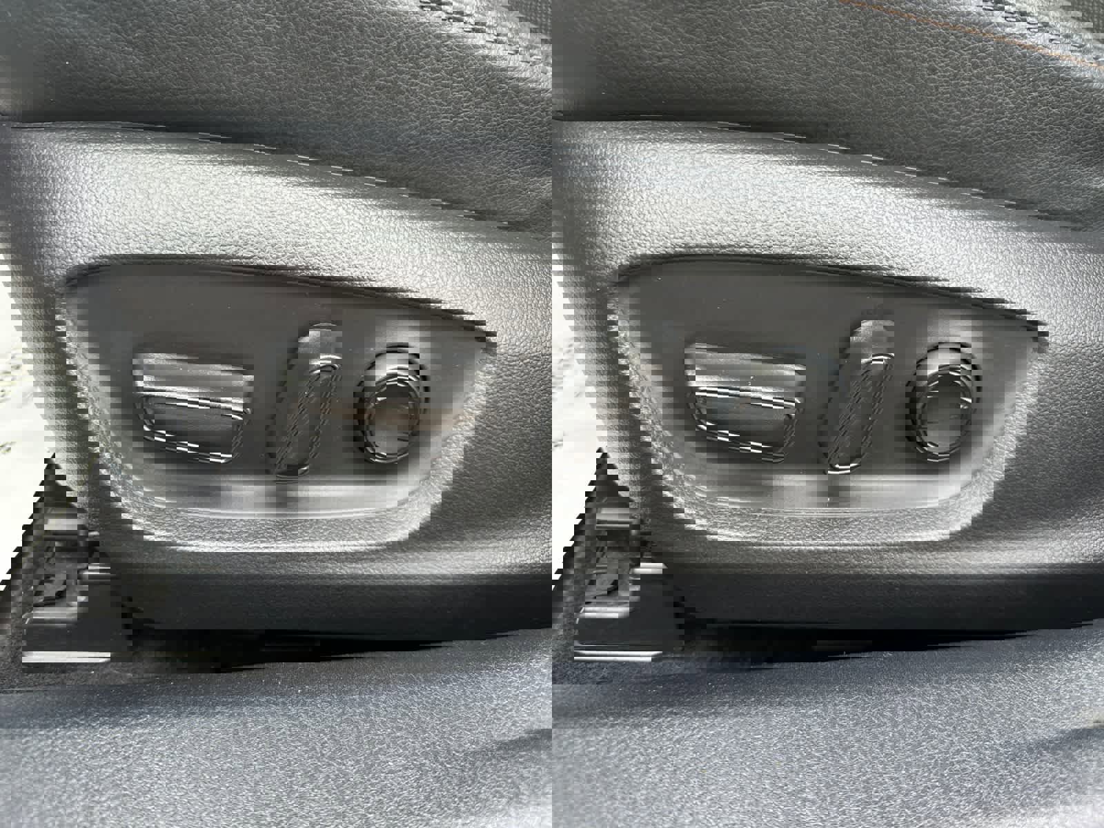 Used 2020 Toyota Camry XLE image 17