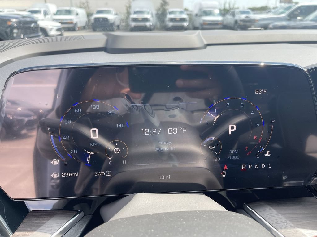 New 2026 Chevrolet Suburban Premier w/ Sun And Tow Package AWD/4WD image 15