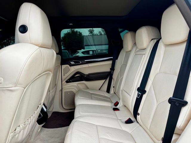 Used 2013 Porsche Cayenne AWD/4WD image 16