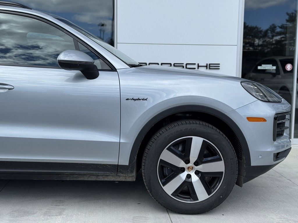 New 2025 Porsche Cayenne E-Hybrid image 18