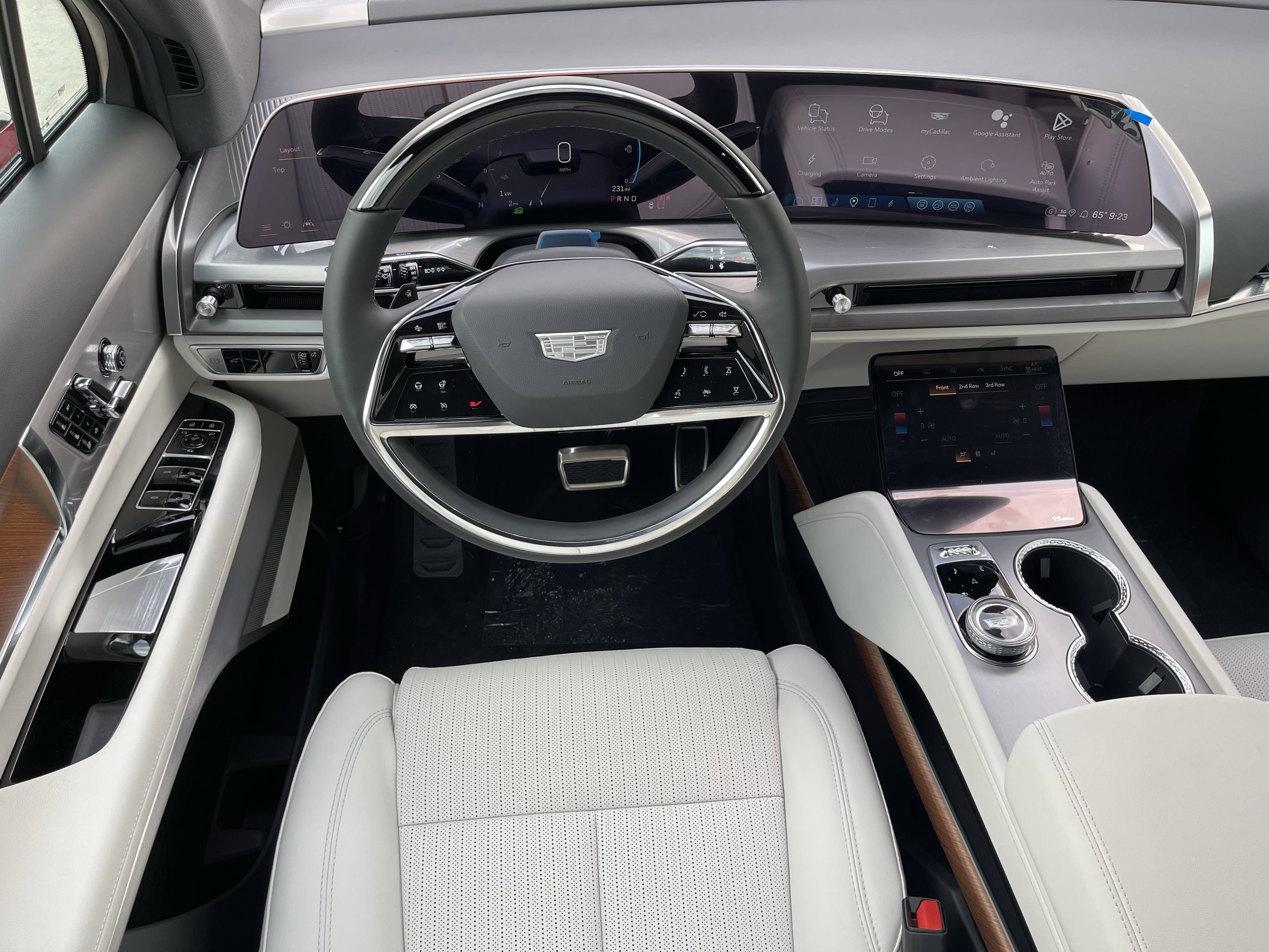 New 2026 Cadillac Vistiq Sport image 2