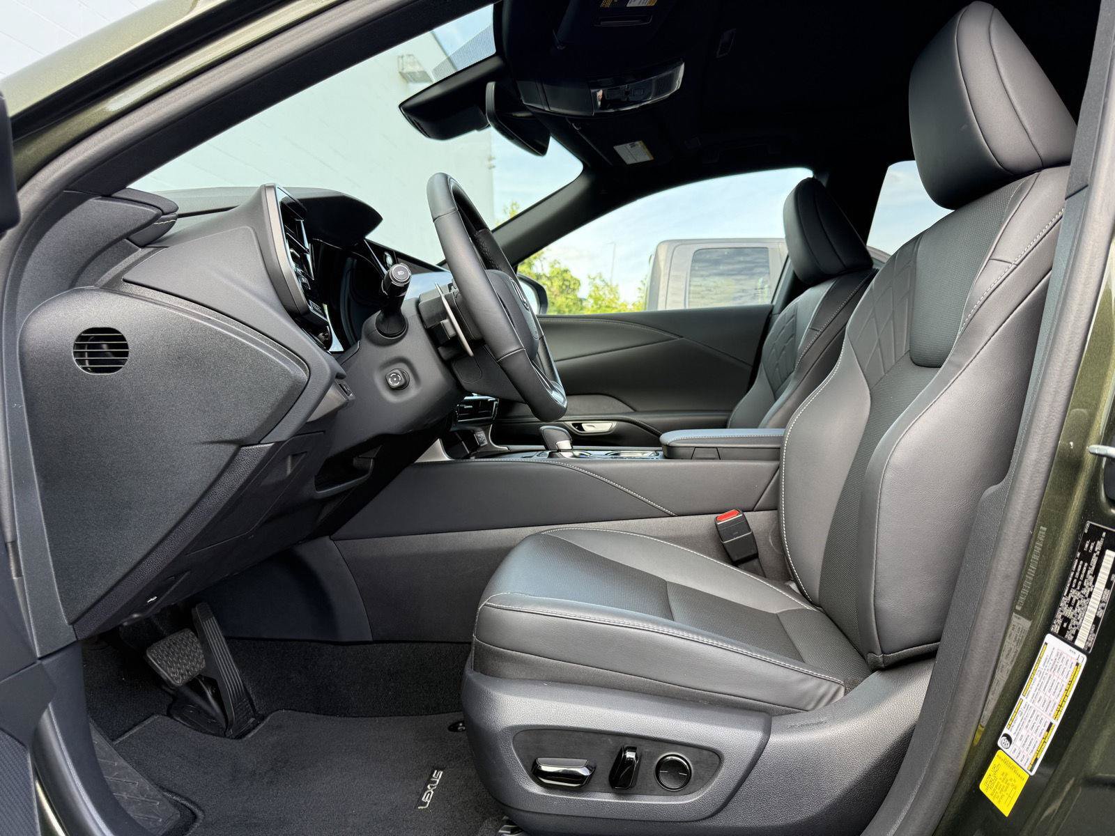 Used 2025 Lexus RX 350h AWD/4WD image 11