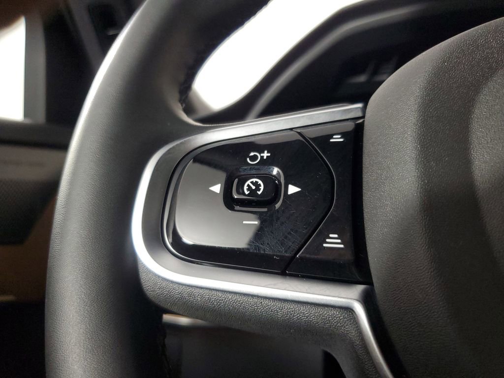 Certified 2025 Volvo XC90 B6 Plus w/ Protection Package AWD/4WD image 28