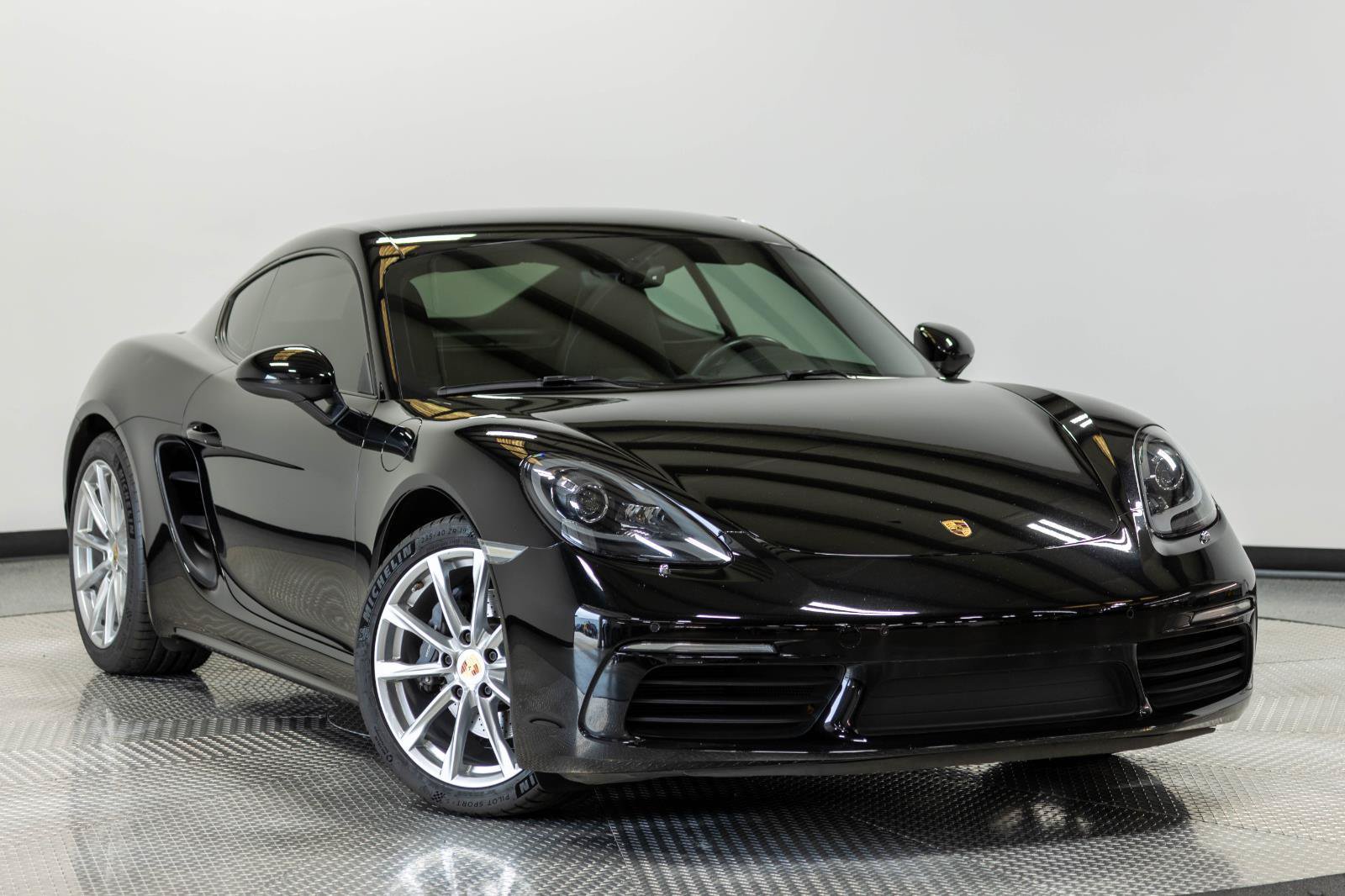 Used 2018 Porsche 718 Cayman RWD image 29