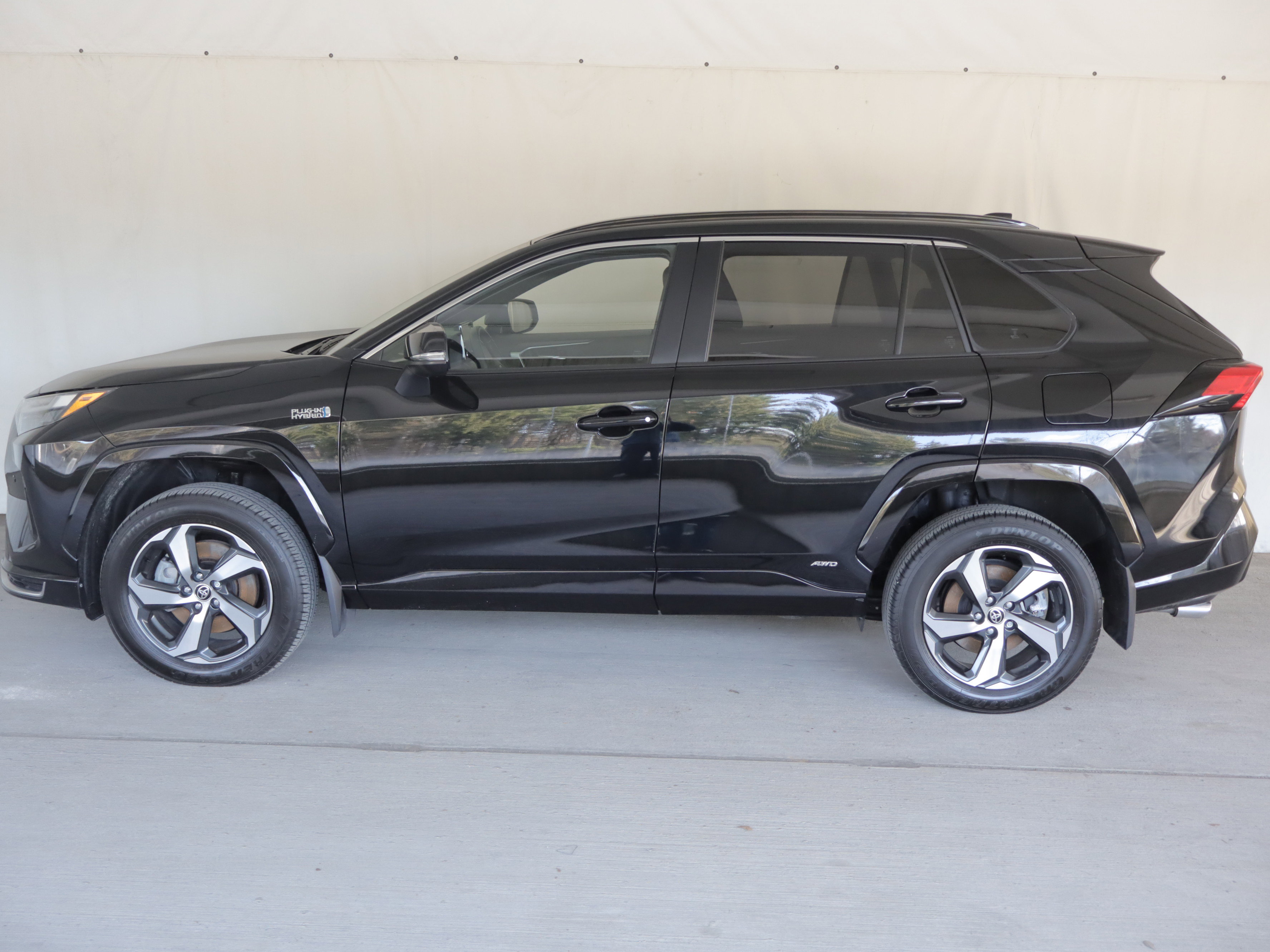 Used 2022 Toyota RAV4 SE image 23