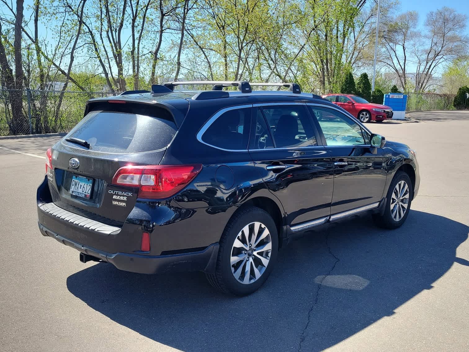 Used 2017 Subaru Outback 2.5i Touring AWD/4WD image 3