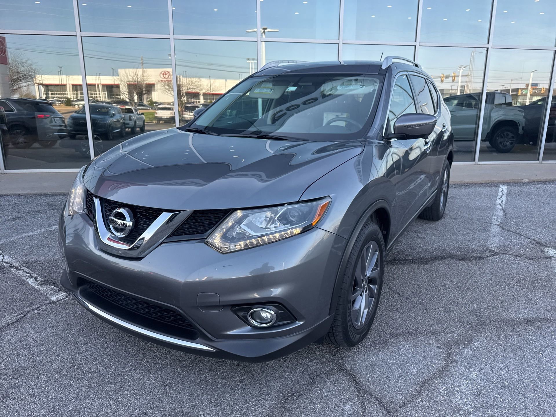 Used 2016 Nissan Rogue SL w/ SL Premium Package