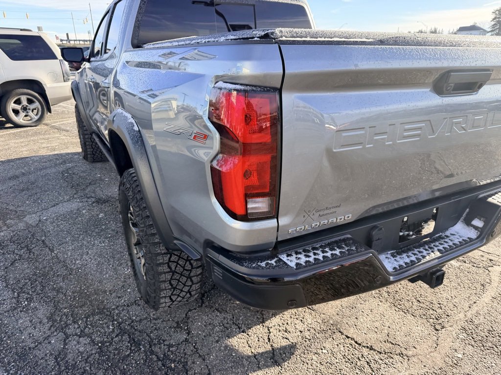 Used 2025 Chevrolet Colorado ZR2 w/ Technology Package image 9