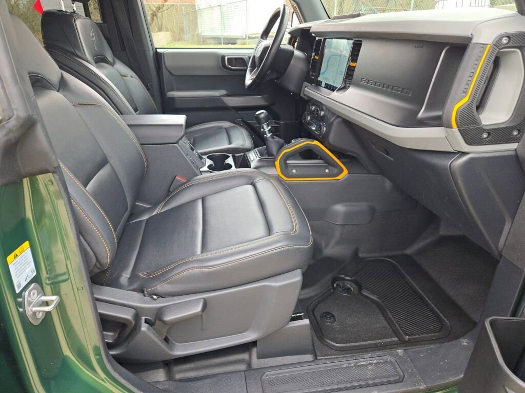 Used 2022 Ford Bronco Badlands AWD/4WD image 6