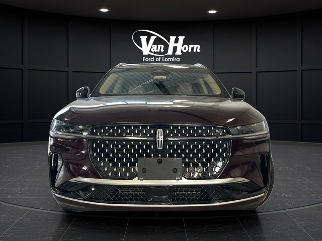 Used 2024 Lincoln Nautilus Reserve w/ Equipment Group 203A AWD/4WD image 2