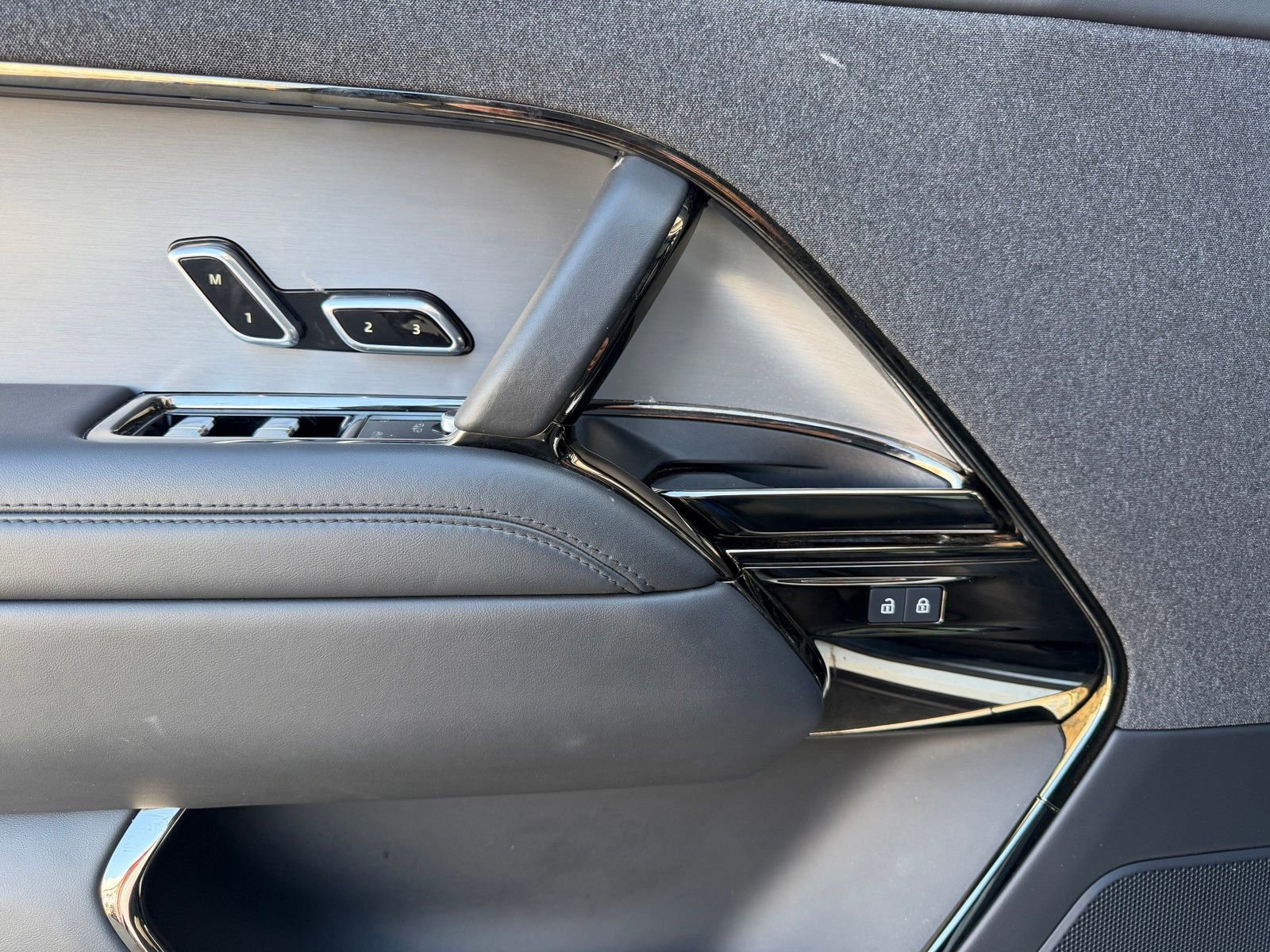 Used 2024 Land Rover Range Rover Sport Dynamic SE image 23