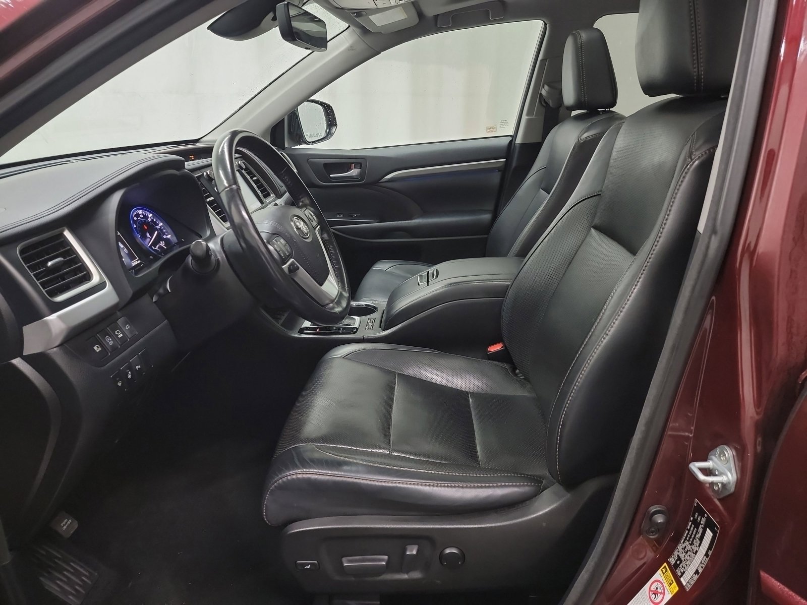 Used 2018 Toyota Highlander Limited image 12