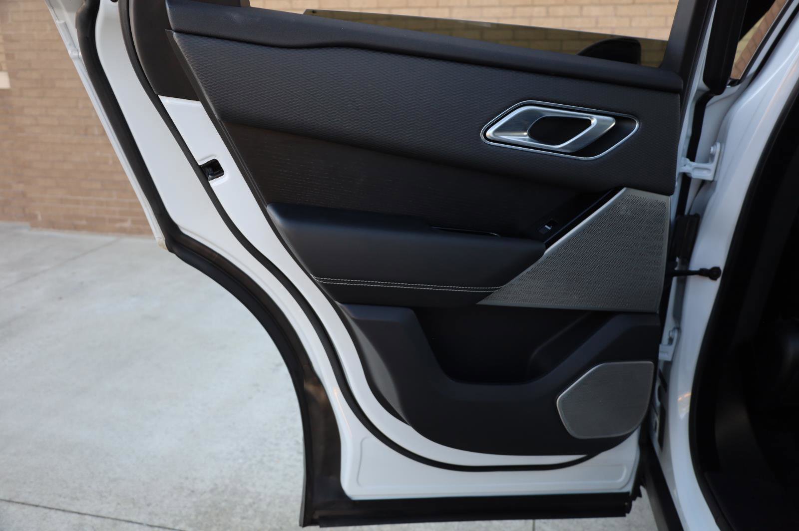 Used 2020 Land Rover Range Rover Velar S image 19