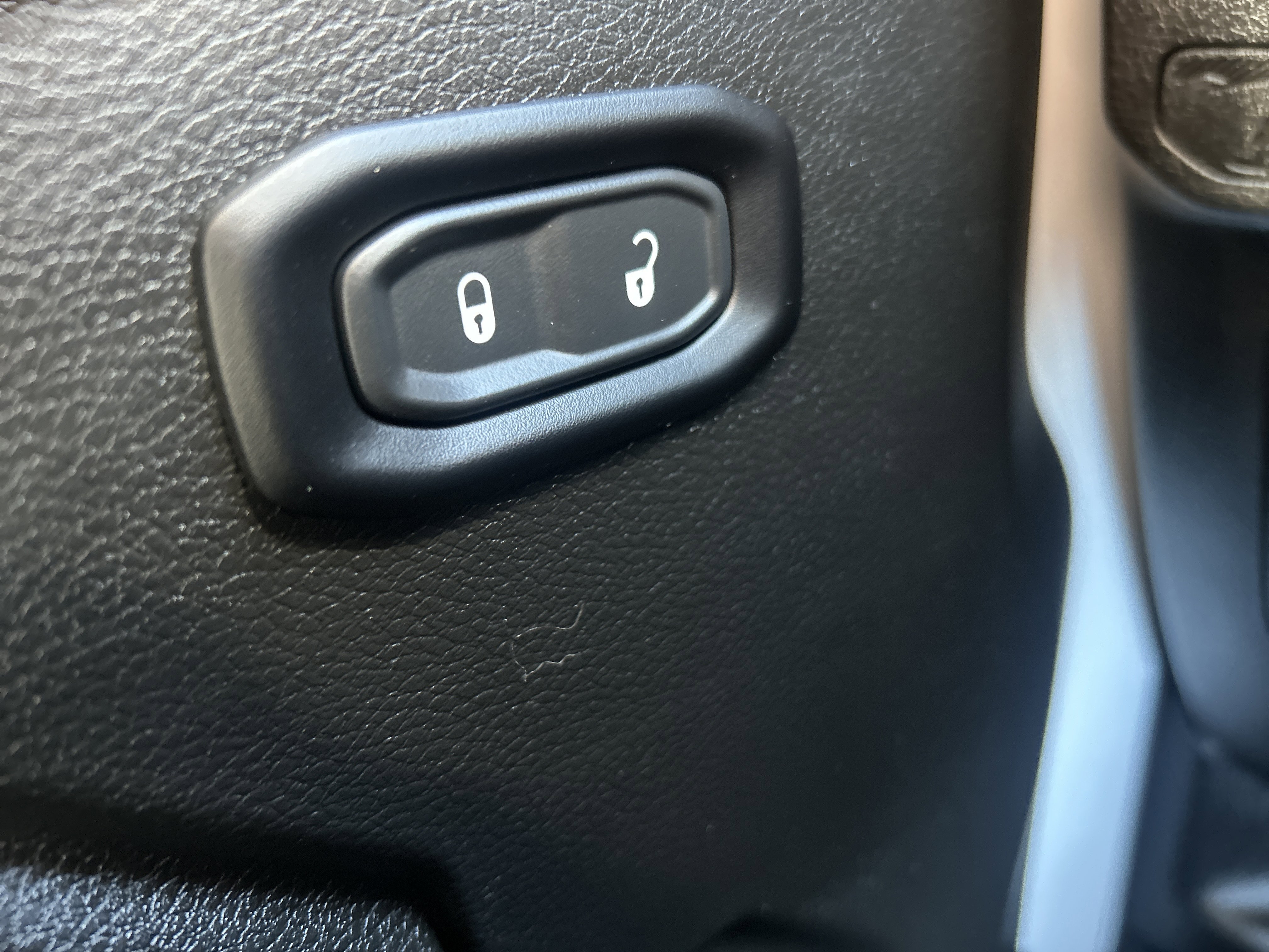 Used 2025 Jeep Gladiator Sport image 20