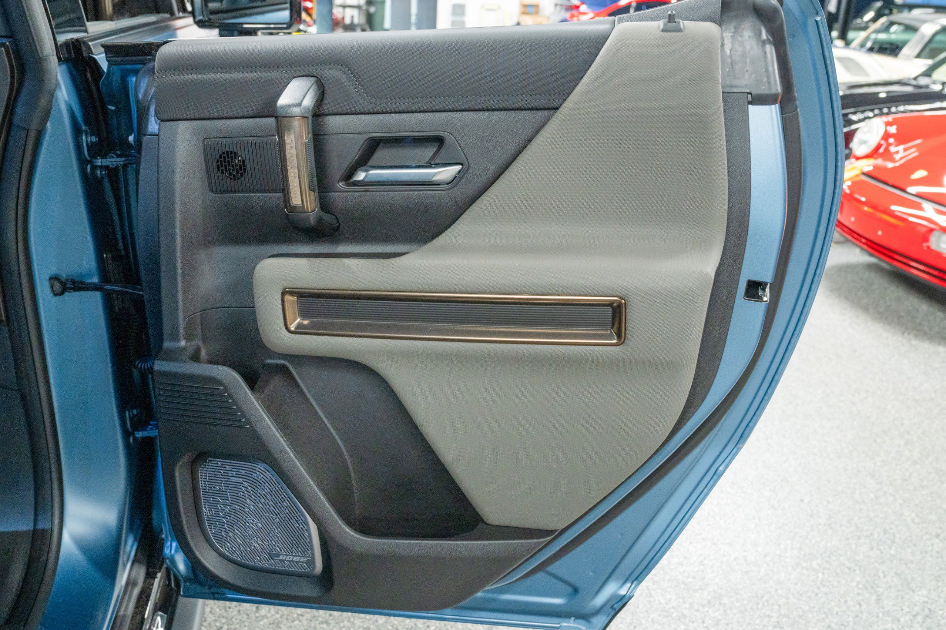 Used 2024 GMC Hummer EV 3X w/ Omega Edition image 38