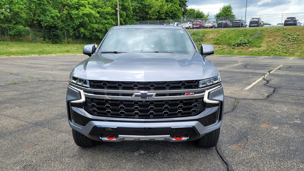 Used 2022 Chevrolet Tahoe Z71 w/ Luxury Package AWD/4WD image 4