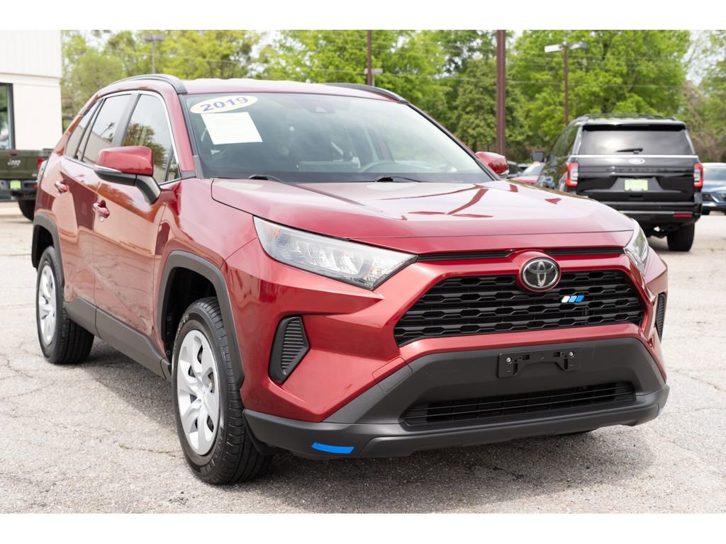 Used 2019 Toyota RAV4 LE image 33