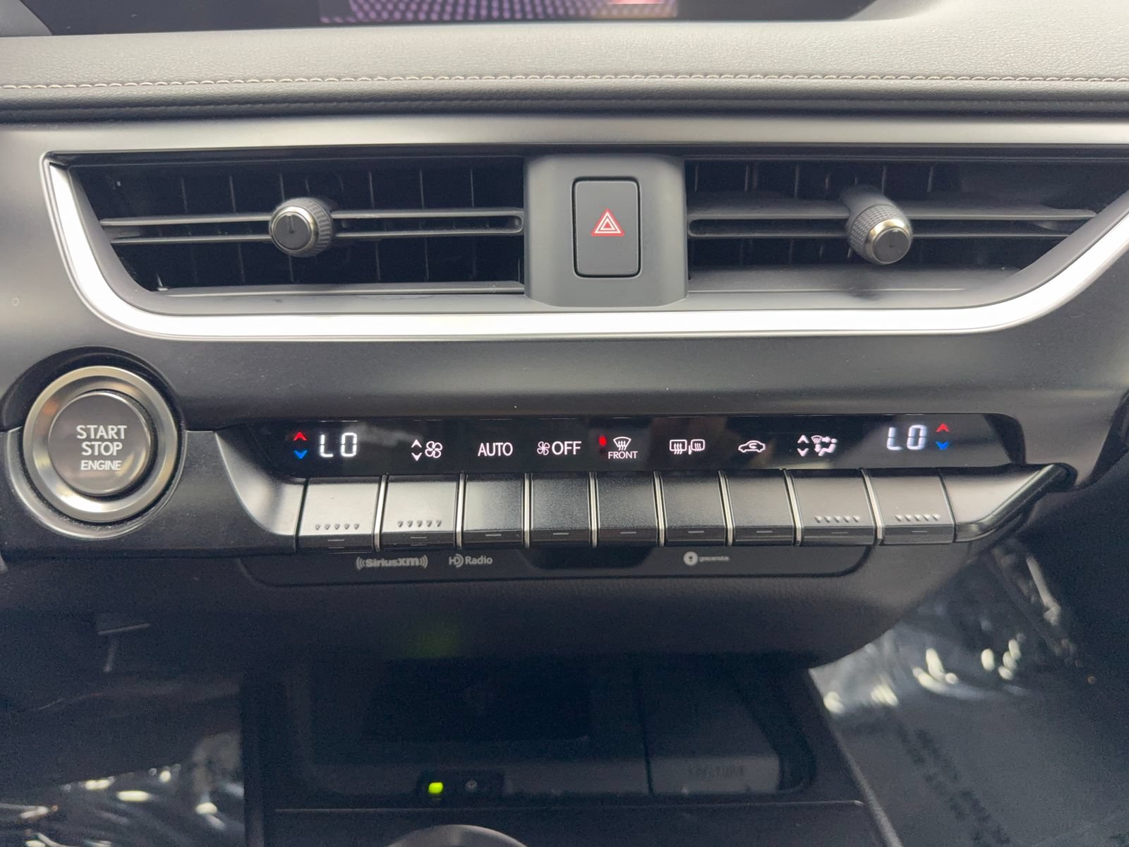 Used 2022 Lexus UX 200 w/ Accessory Package (Z2) FWD image 29