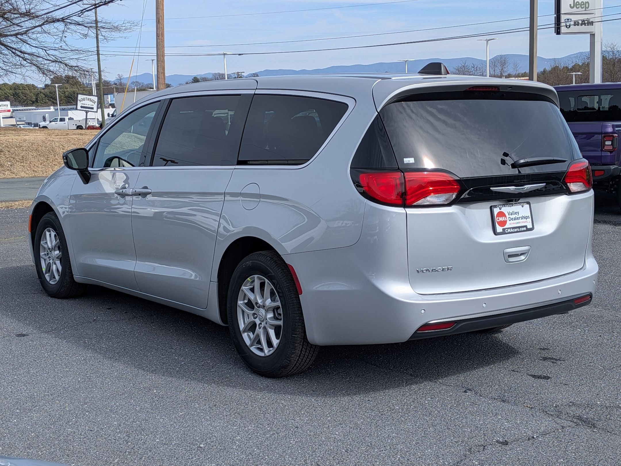 New 2026 Chrysler Voyager LX image 7