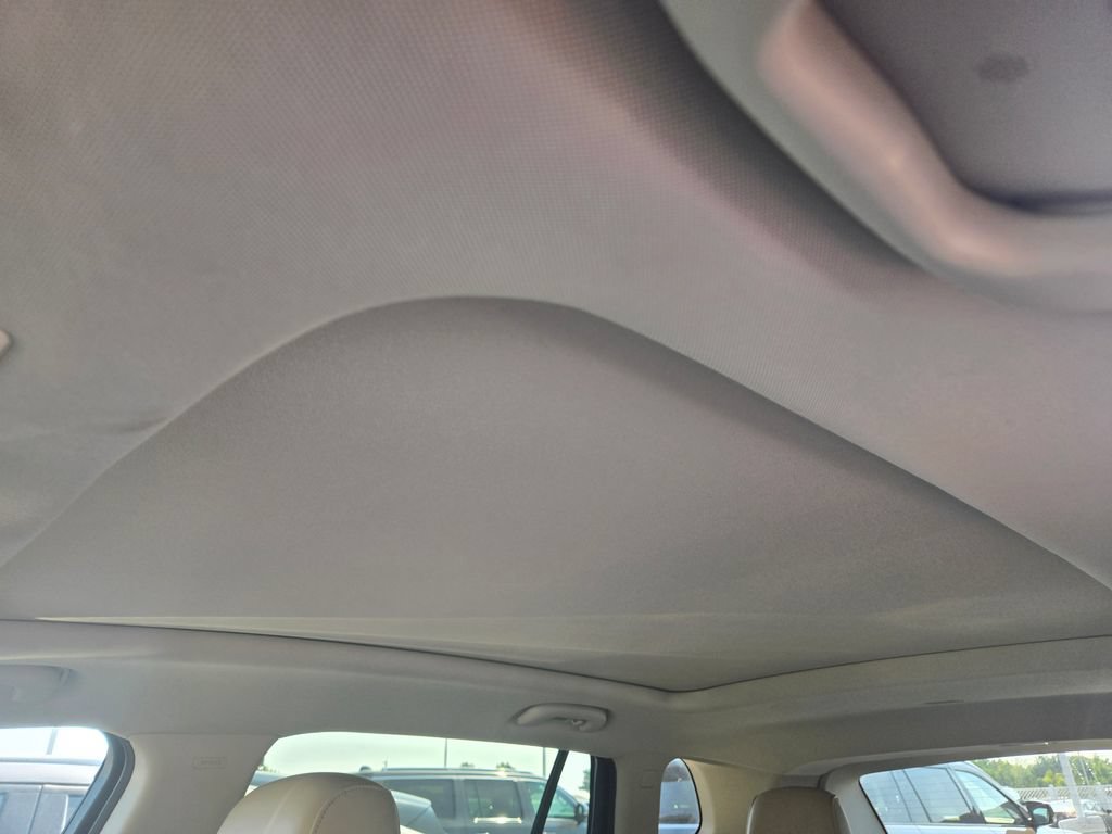 Used 2019 Buick Envision Essence FWD image 10