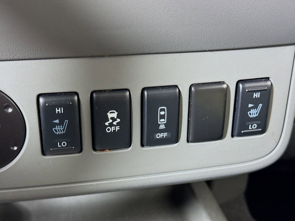 Used 2021 Nissan Frontier SV w/ Midnight Edition Floor Mats image 16