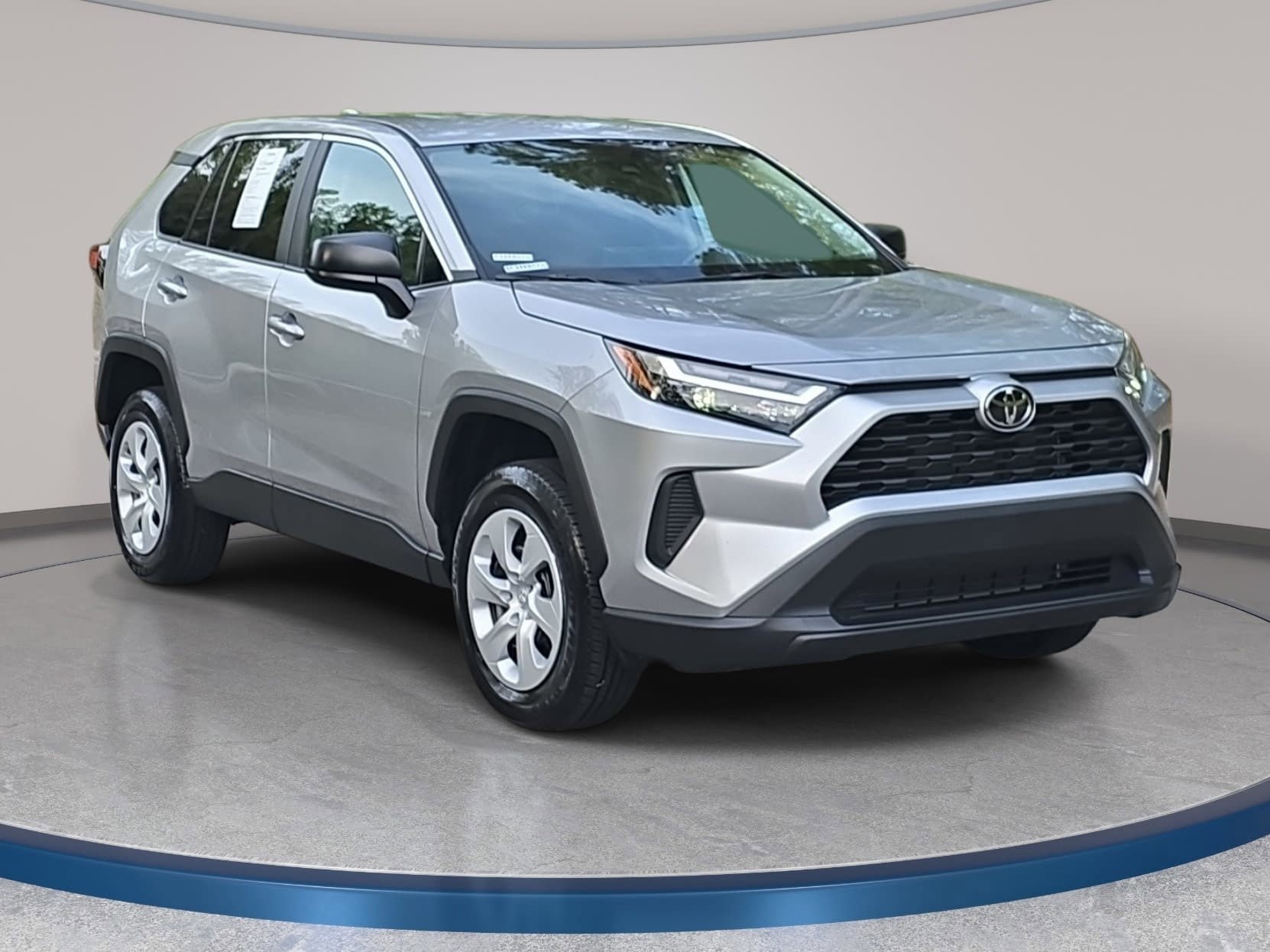 Used 2025 Toyota RAV4 LE image 3