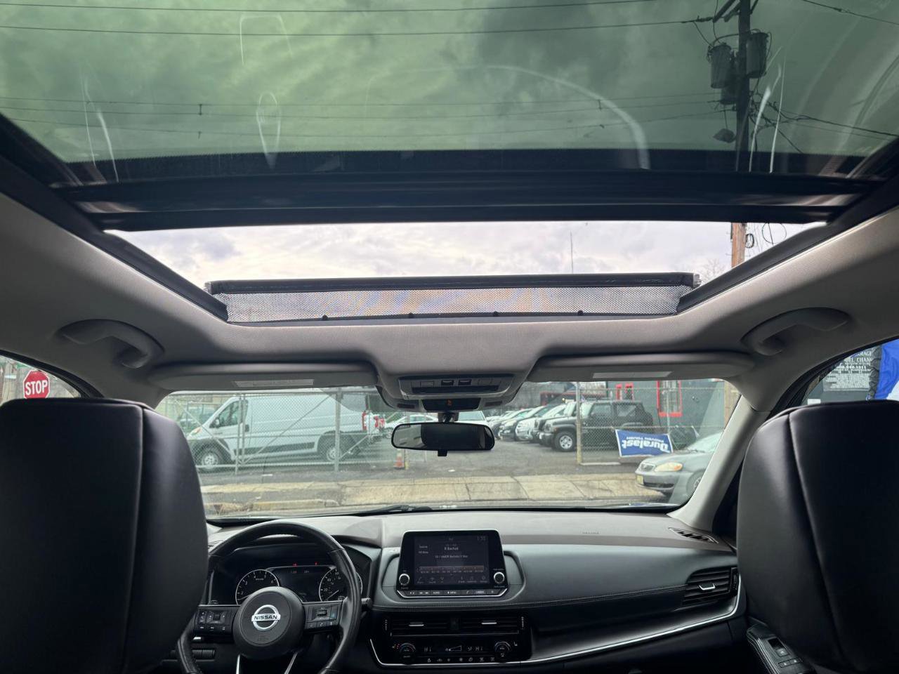 Used 2021 Nissan Rogue SV w/ Premium Package image 17