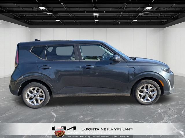 Used 2023 Kia Soul LX w/ LX Technology Package image 6