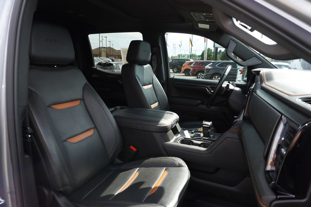 Used 2024 GMC Sierra 1500 AT4 w/ Technology Package AWD/4WD image 32