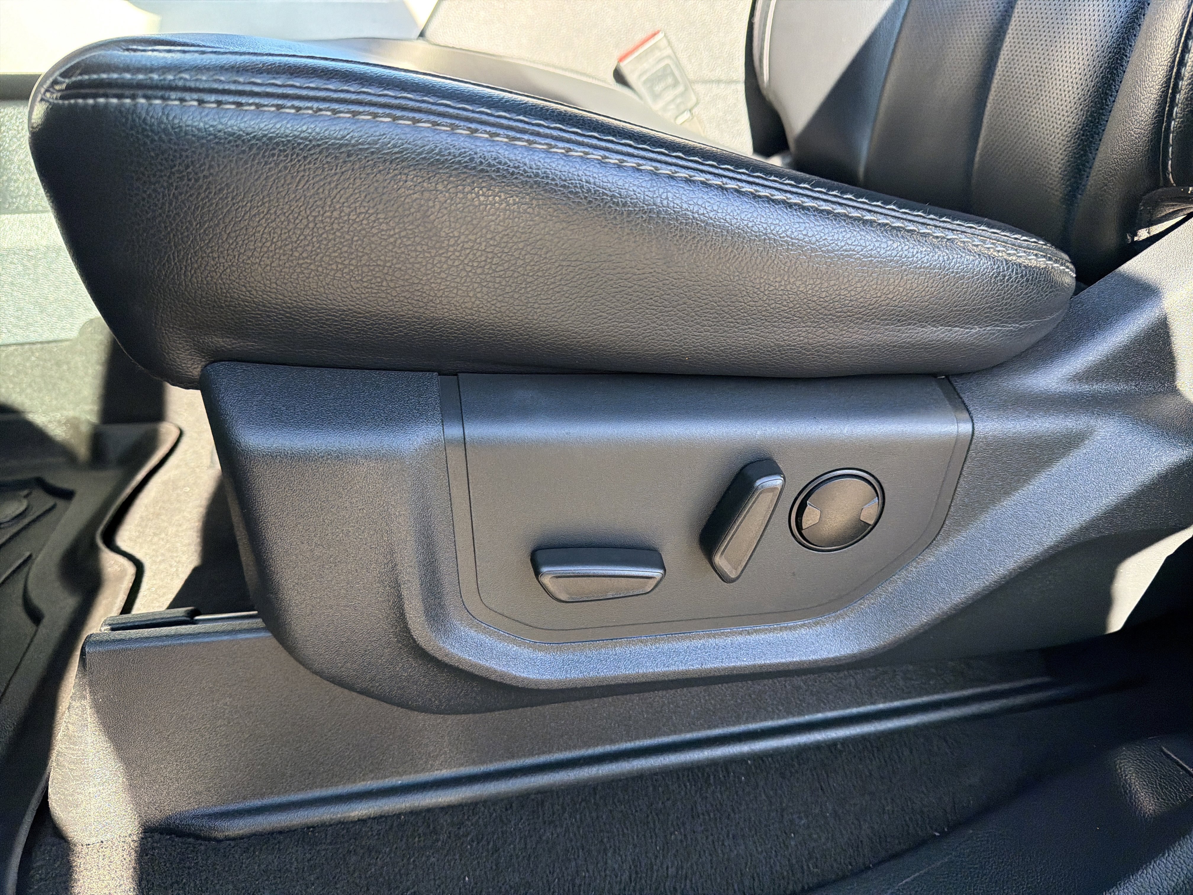 Used 2022 Ford F250 Lariat w/ Lariat Ultimate Package image 27