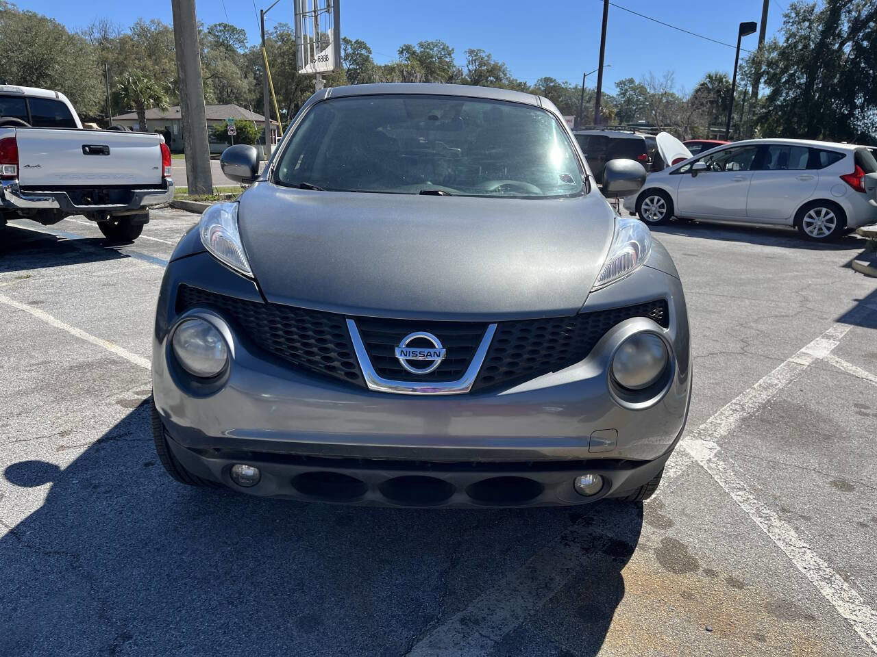Used 2012 Nissan Juke SL FWD image 2
