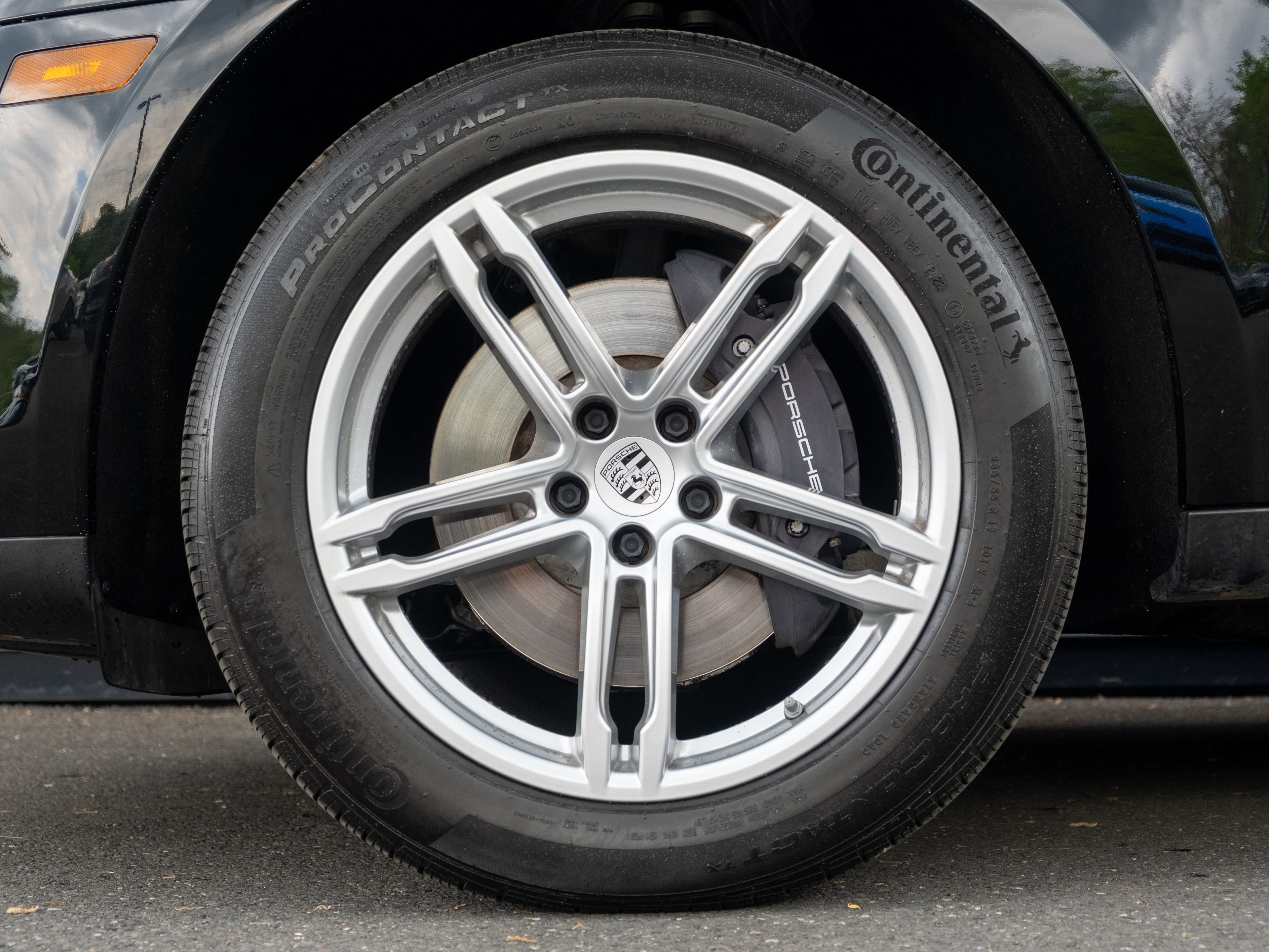 Certified 2023 Porsche Macan AWD/4WD image 12