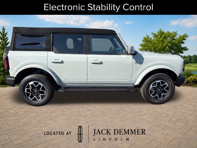 Used 2023 Ford Bronco Outer Banks AWD/4WD image 8