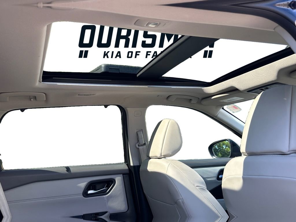 Used 2023 Nissan Rogue SL w/ SL Premium Package FWD image 16
