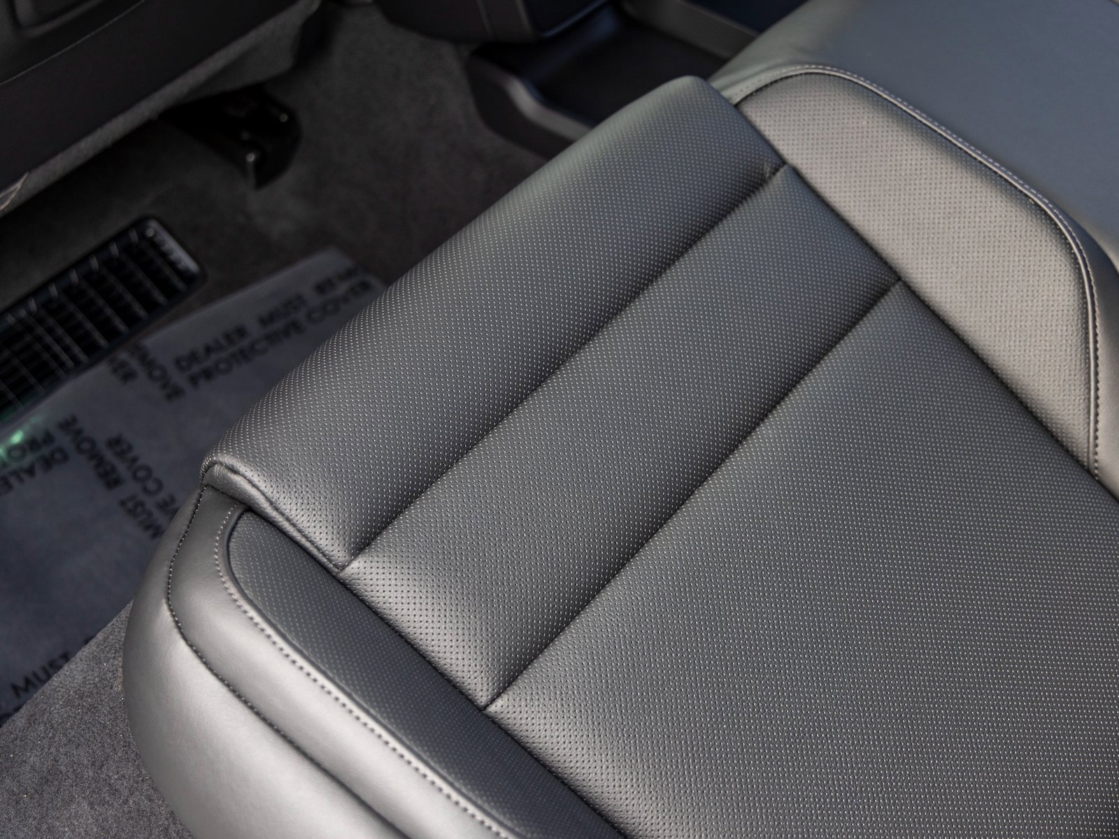 New 2025 Porsche Taycan image 36