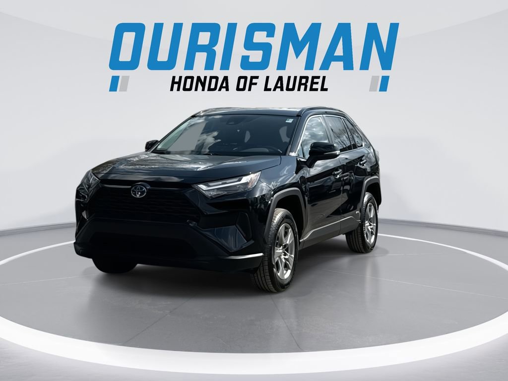 Used 2024 Toyota RAV4 LE image 4