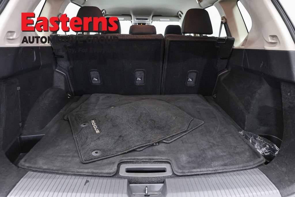 Used 2023 Nissan Rogue S AWD/4WD image 9