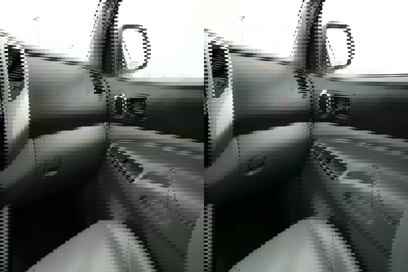 Used 2015 Toyota Tacoma PreRunner w/ SR5 Package RWD image 8