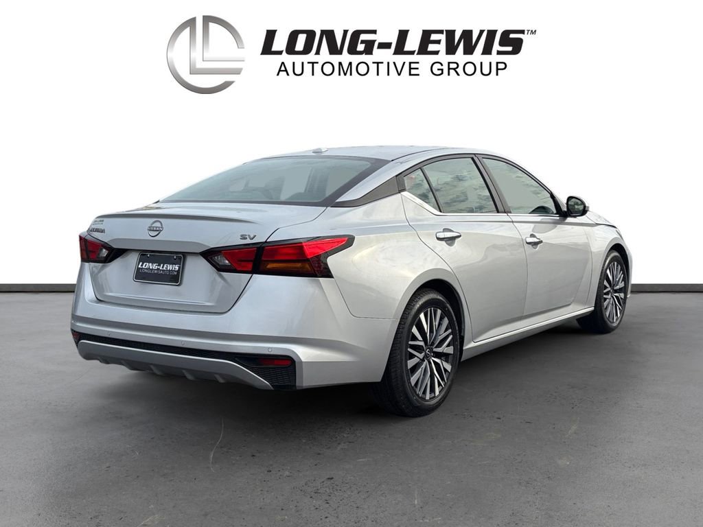 Used 2023 Nissan Altima 2.5 SV image 7