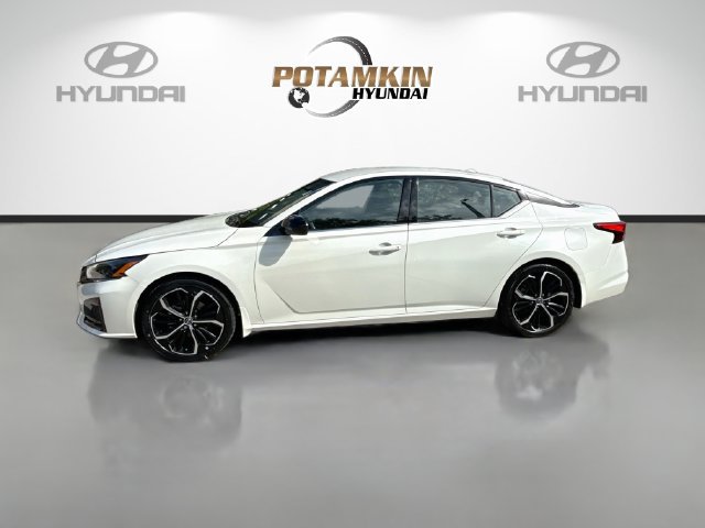 Used 2024 Nissan Altima 2.5 SR FWD image 8