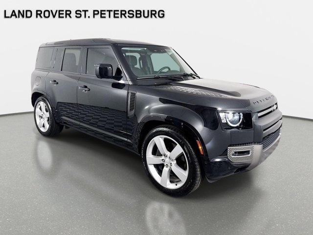 Certified 2025 Land Rover Defender 110 X-Dynamic SE AWD/4WD image 3