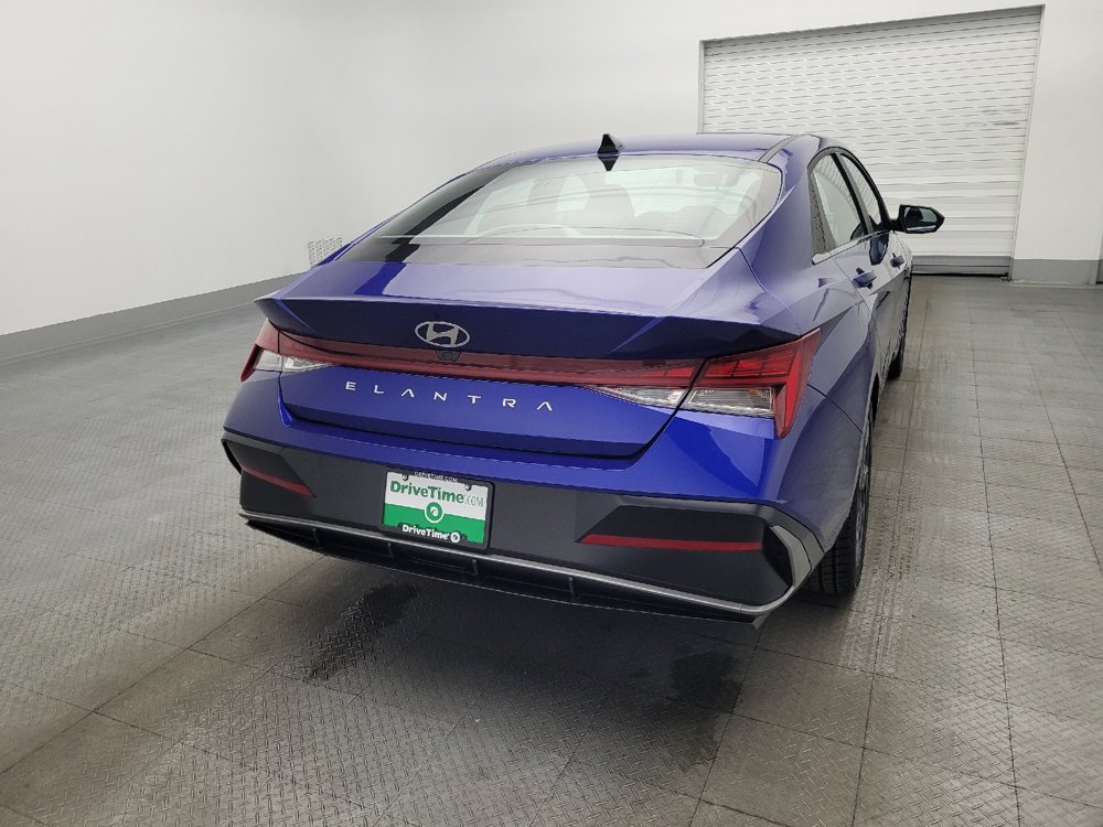 Used 2025 Hyundai Elantra SEL FWD image 7